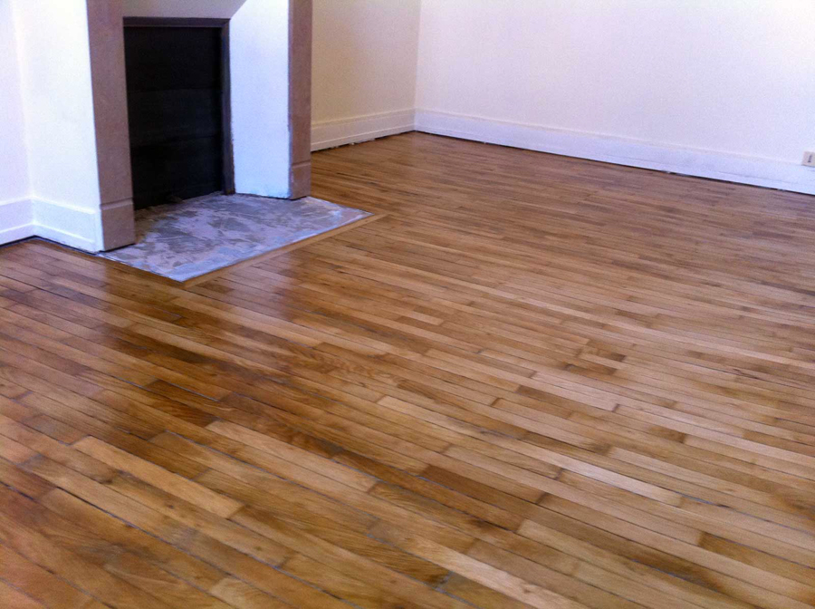 Pose de parquet dans un salon